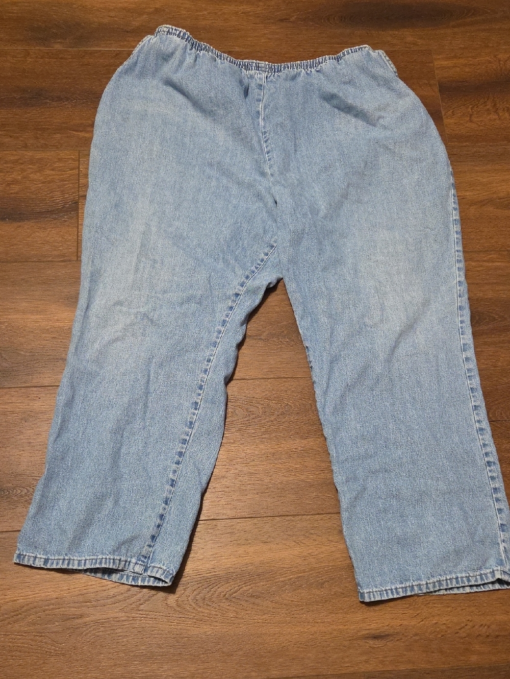 Chic Ladies Light Blue Elastic Waist Jeans size 26W